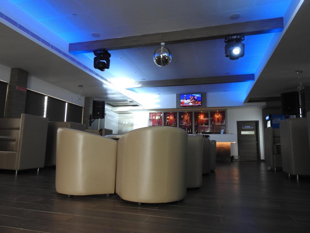 Hotel Annamalai Bahur 外观 照片