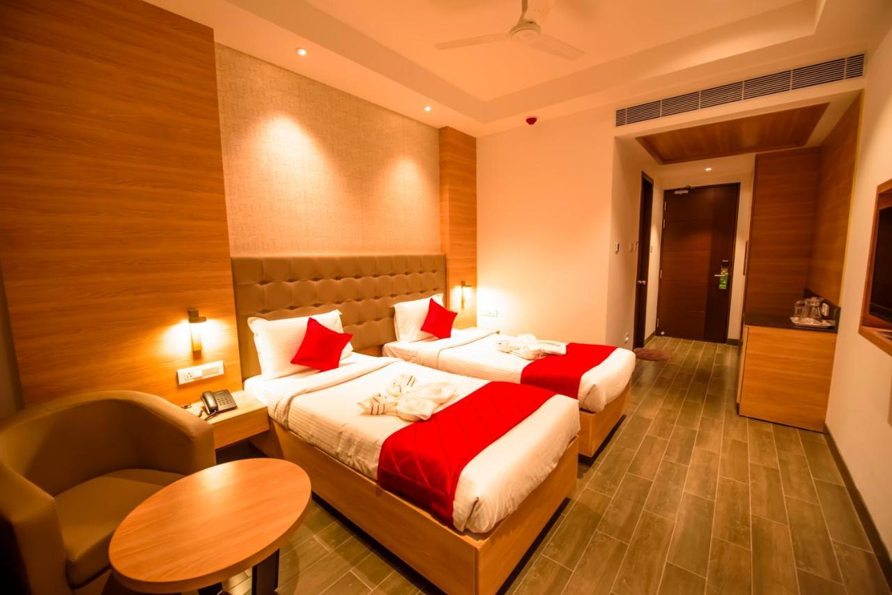 Hotel Annamalai Bahur 外观 照片