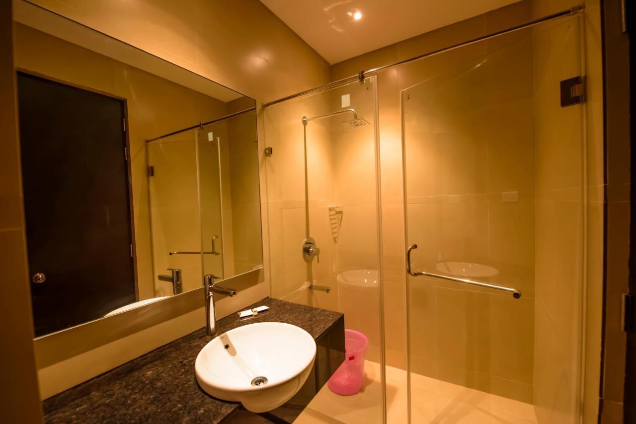 Hotel Annamalai Bahur 外观 照片