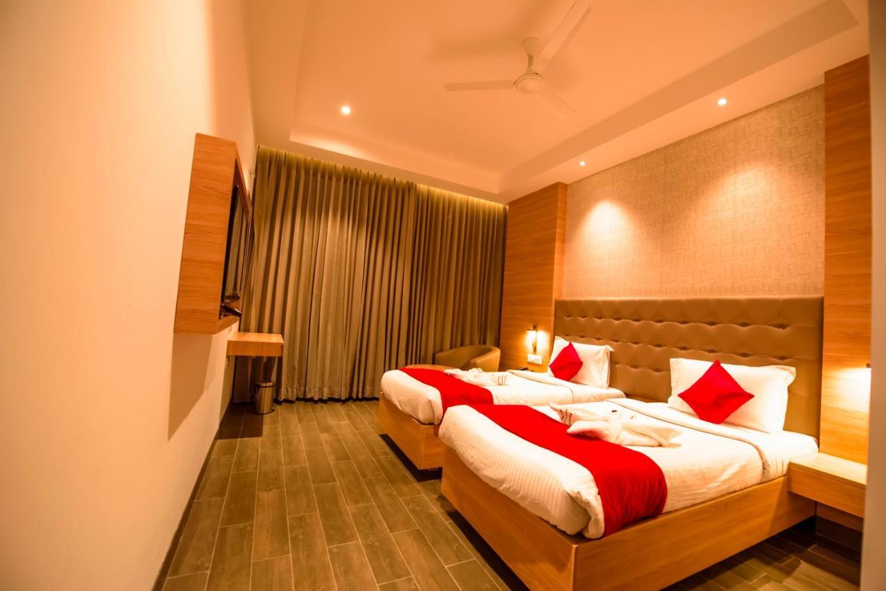 Hotel Annamalai Bahur 外观 照片