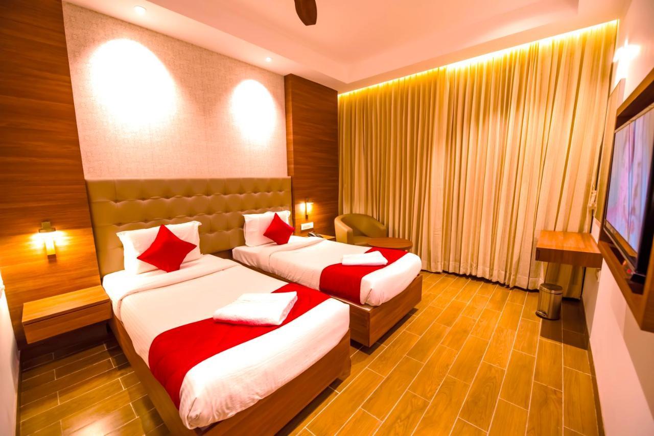Hotel Annamalai Bahur 外观 照片