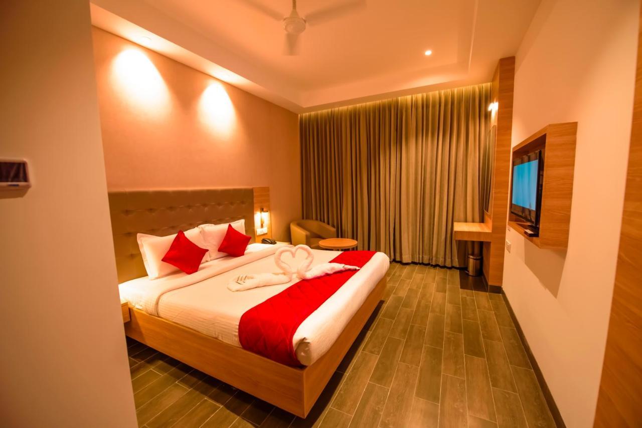 Hotel Annamalai Bahur 外观 照片