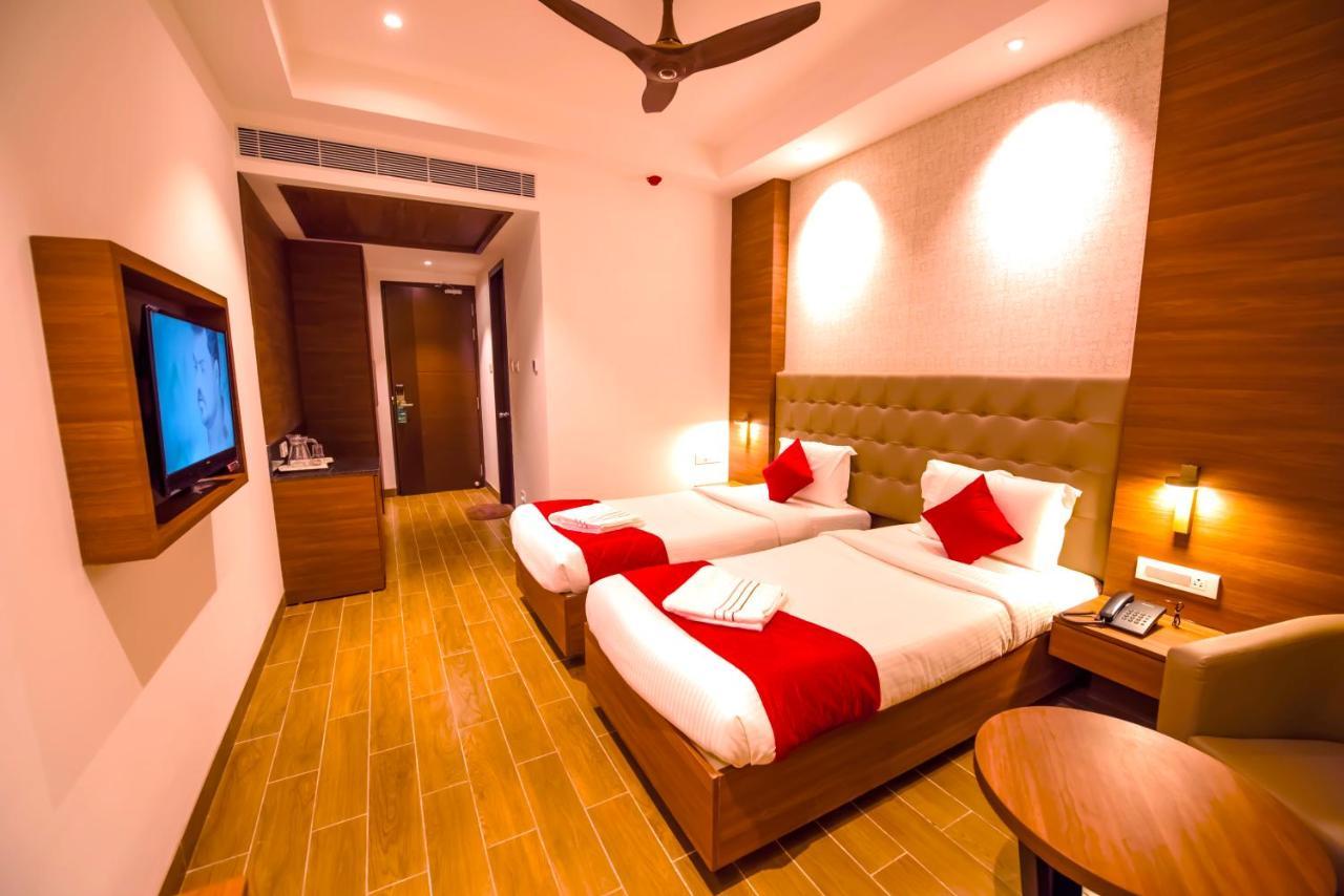 Hotel Annamalai Bahur 外观 照片